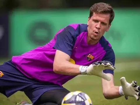 Barcelona chốt đăng ký Szczesny, Joan Garcia vẫn là số một