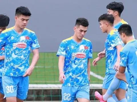 ĐT Việt Nam sẵn sàng đối phó với "quái vật" cao 2m06 từ Nam Định