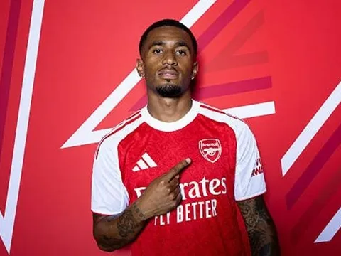 Here we go! Reiss Nelson chia tay Arsenal, tới Brentford