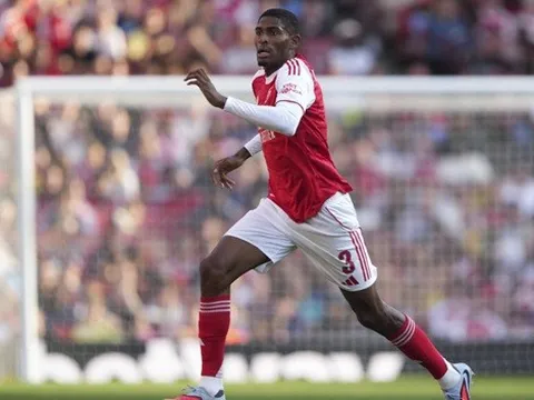 Arsenal có sẵn ngọc thô 15 triệu euro thay thế William Saliba