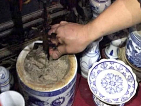 4 dấu hiệu bát hương ‘nặng vía’ cần thay gấp để tránh rước họa vào nhà
