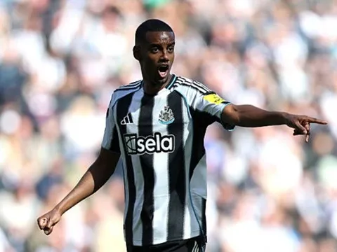 Alexander Isak gia nhập Liverpool: Tại sao 130 thay vì 150 triệu bảng?