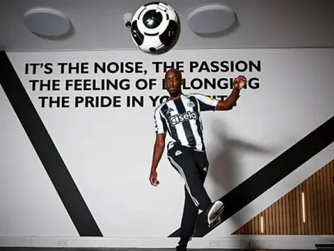 CHÍNH THỨC! Newcastle hoàn tất hợp đồng trị giá 55 triệu bảng với Wissa