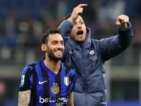 Tương lai Calhanoglu bỏ ngỏ, Galatasaray nuôi hy vọng phút chót