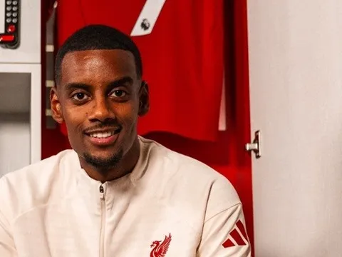Liverpool sẽ xếp đội hình ra sao để khai thác tối đa Isak?