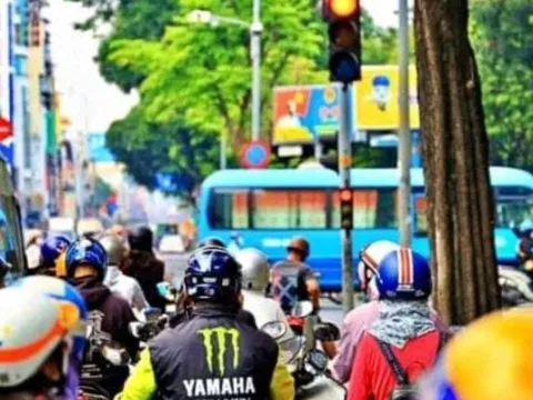 Quy định mới về đèn xanh, đèn vàng từ 2025: Chủ quan có thể bị phạt tới 20 triệu đồng