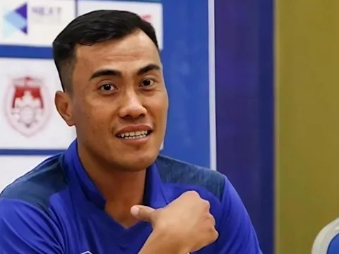 Huyền thoại Lê Phước Tứ gia nhập đội bóng của Công Phượng