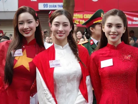 Ba thế hệ Miss World Vietnam hoà giọng cùng dàn nghệ sĩ hát chào mừng Quốc khánh 2/9