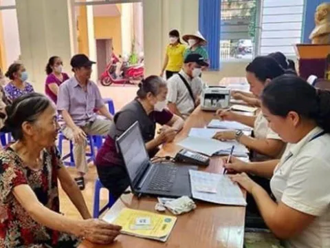 Người từ 60 tuổi không có lương hưu cần điều kiện gì để nhận trợ cấp hàng tháng?