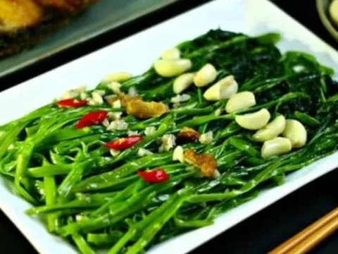 Rau dân dã ở Việt Nam giá rẻ bất ngờ, sang Nhật thành đặc sản đắt đỏ, tốt cho gan, dạ dày
