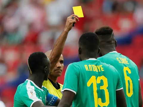 Luật fair-play trong bóng đá: Thẻ phạt có thể khiến đội bị loại?
