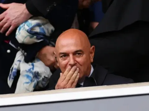 Lý do Daniel Levy rời Tottenham sau gần 25 năm