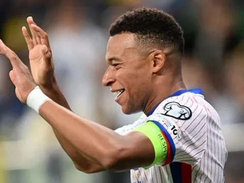 Mbappe cân bằng thành tích ghi bàn của Henry
