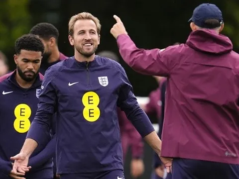 Tuchel gặp khó khăn khi tìm giải pháp cho tiền vệ Anh