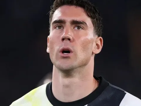 Milan tái khởi động thương vụ Vlahovic, mức lương cực cao