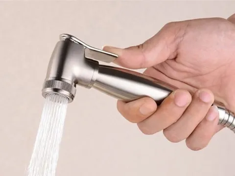 3 lợi ích sức khỏe cực tốt của việc dùng vòi xịt vệ sinh