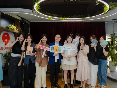 Thầy giáo Nguyên Trần - Hành trình kết nối văn hoá Việt Trung bằng ngọn lửa nhiệt huyết