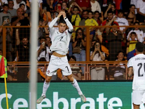 Cristiano Ronaldo tỏa sáng: Tiến gần cột mốc vĩ đại; Tham vọng 1000 bàn thắng