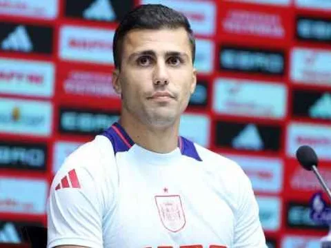 Rodri: Quả bóng Vàng 'không có giá trị' giữa cơn ác mộng chấn thương
