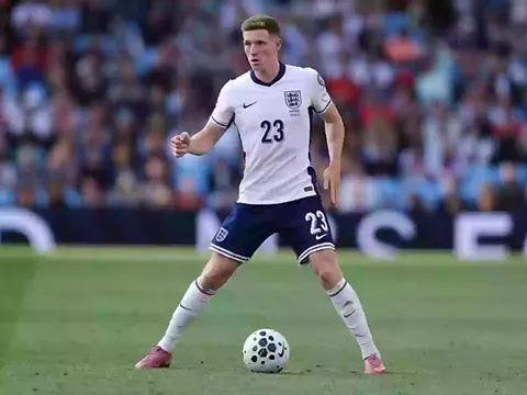 Cựu sao Arsenal bị gọi tên vì bình luận sai "nghiêm trọng" trên truyền hình