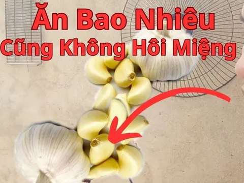 Mẹo nhanh khử mùi hôi của tỏi sống, dùng thứ nhà nào cũng sẵn