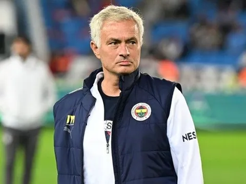 Yếu tố "không thể chấp nhận được" khiến Mourinho bị Fenerbahce sa thải
