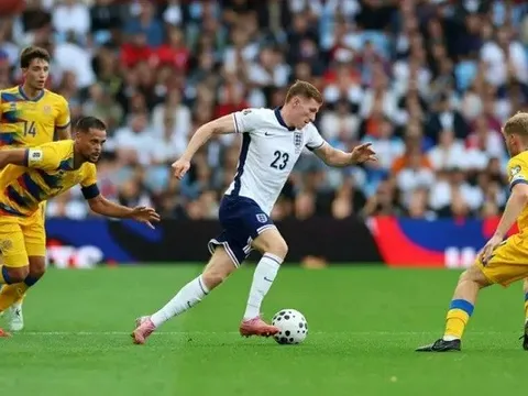 Tuchel tìm thấy lời giải số 6 với màn ra mắt của Elliot Anderson