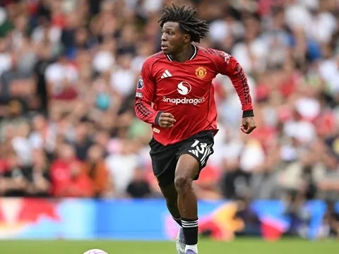Man Utd tìm ra lời giải cho bài toán wing-back ngay trước đại chiến Man City