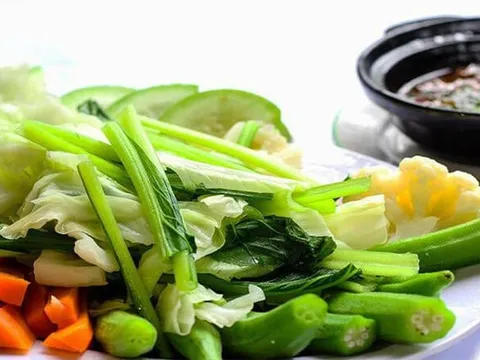 Luộc rau củ nước sôi hay nước lạnh: Cách luộc rau củ đúng không mất dinh dưỡng