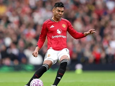 HLV Amorim thở phào, Casemiro bất ngờ hội quân sớm trước Derby Manchester