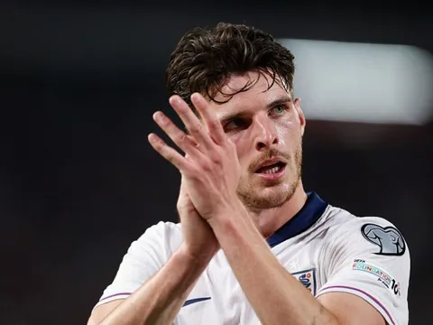 Declan Rice hết lời ca ngợi tân binh tuyển Anh sau trận thắng Serbia