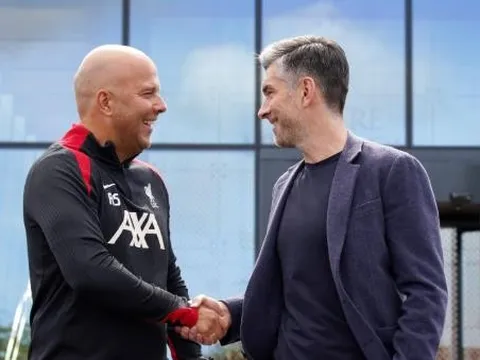 Cách Liverpool bán cầu thủ và kiếm được rất nhiều tiền từ họ