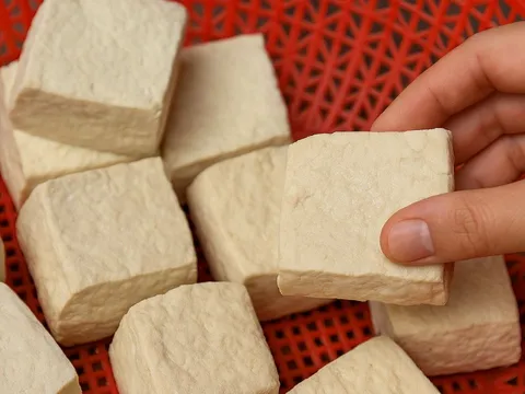 3 loại đậu phụ nhìn thì ngon nhưng người bán cũng không dám ăn, bạn chớ dại rước về nhà