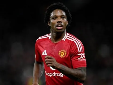 Tyrell Malacia không muốn rời Man United