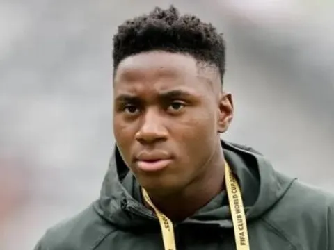 Chelsea lo ngại mất Dario Essugo đến năm 2026