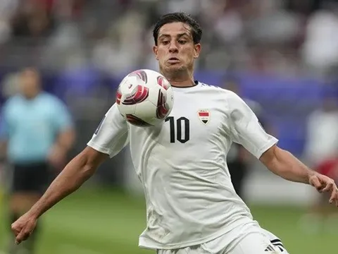 Sao Iraq xin lỗi sau pha triệt hạ Chanathip Songkrasin