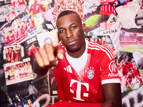 Bayern Munich bị cáo buộc nói dối về vụ Nicolas Jackson