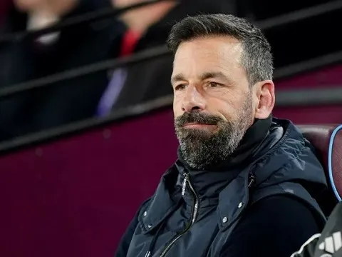 Van Nistelrooy có thể tiếp quản ghế HLV tại FC Twente