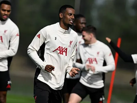 Isak sẵn sàng đối mặt thử thách tại Liverpool với kỳ vọng lớn