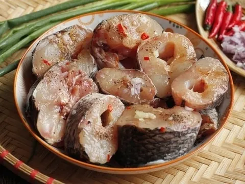 Mẹo ướp cá hết sạch mùi tanh, ngấm đều từng miếng, vụng mấy cũng làm ngon ơ