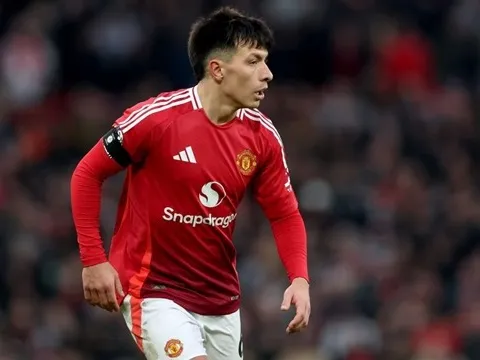 NÓNG: Man Utd chốt tương lai Lisandro Martinez