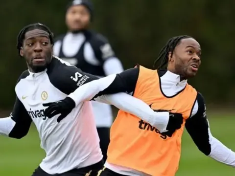 Maresca thừa nhận chưa thấy Sterling và Disasi ở Chelsea từ đầu mùa