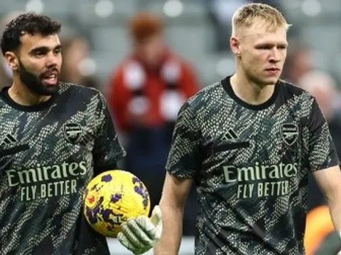 Arteta thừa nhận bị phản đối sau khi loại Ramsdale, trao cơ hội cho Raya