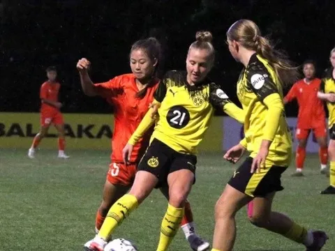 U17 nữ Việt Nam thắng đậm Dortmund 6-2 tại Đức