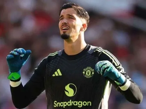 Amorim bị chỉ trích vì để Bayindir bắt chính ở derby Manchester
