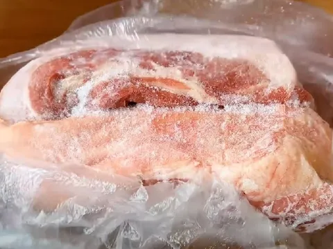 3 mẹo rã đông thịt giữ nguyên độ tươi ngon, không cần ngâm nước