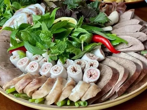 Thả thứ này vào luộc lòng: Lòng trắng tinh giòn sần sật, không lo bị dai đắng