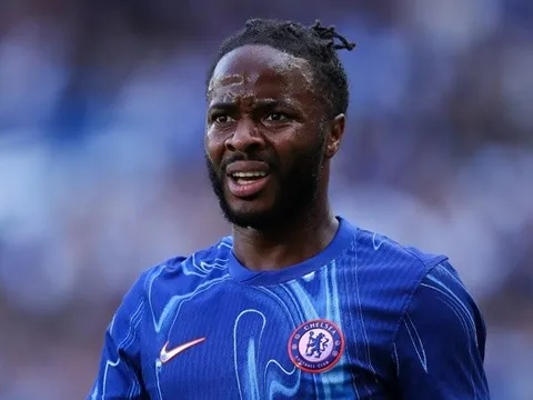 Sterling lạc lõng, tương lai mờ mịt ở Chelsea