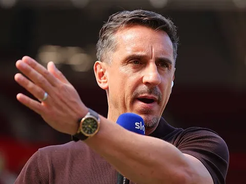 Gary Neville: Madueke giỏi hơn tôi nghĩ, rê bóng như Robben