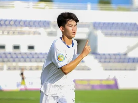 Bất ngờ trong ngày khai màn vòng chung kết U17 Quốc gia